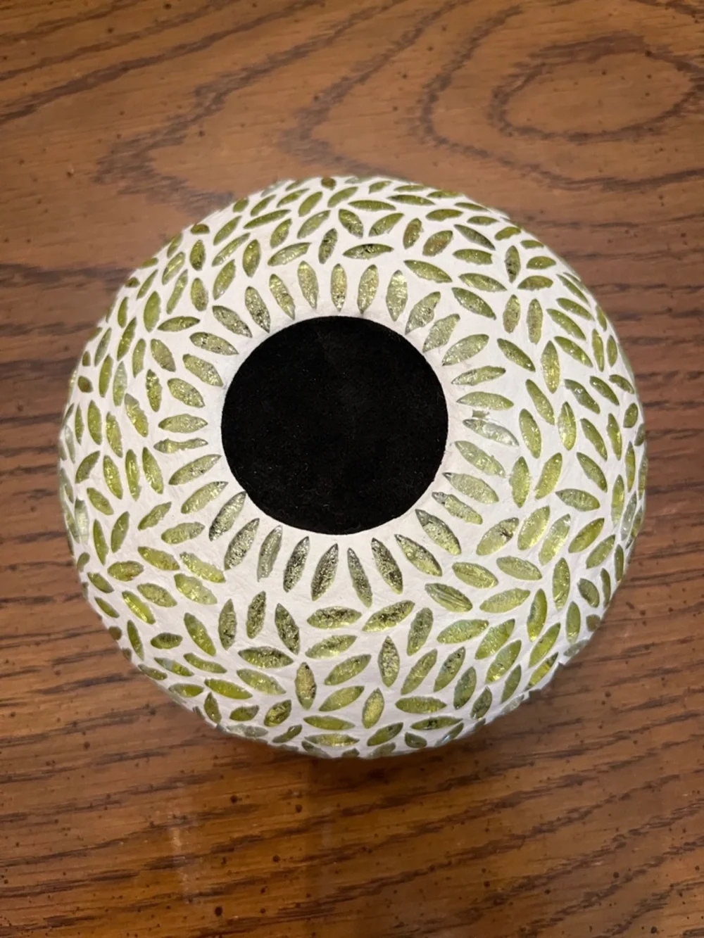 Chamakana Green and Pink tea light candle holder‎
